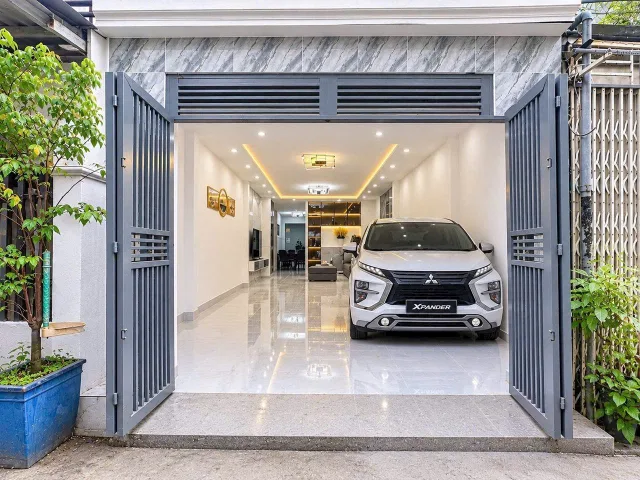 Gần Phú Mỹ Hưng, Giá 4 tỷ 99 Nhà 2 tầng 4x16.5m xe hơi, Sổ sẵn sangtên ngay