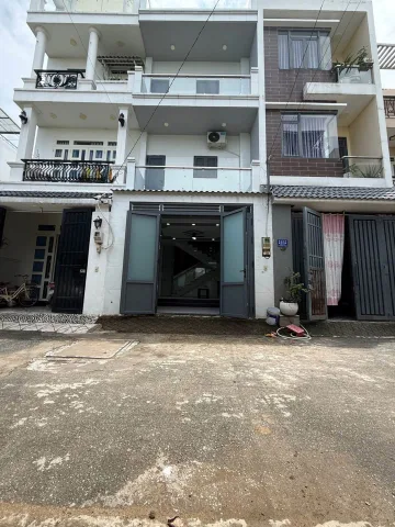 Bán Nhà 3 tầng - 51m2 giá 4.85 tỷ tại Đường Nguyễn Duy Trinh Phường Long Trường Quận 9 TP. Hồ Chí Minh