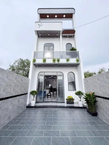 Nhà bán LONG AN giáp SG chỉ HƠN 2 Tỷ