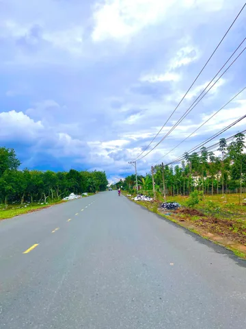 KẸT TIỀN NGÂN HÀNG BÁN GẤP 1000M2, ĐẤT CẠNH KCN, ĐƯỜNG NHỰA THÔNG QL13. GIÁ CHỈ 450TR