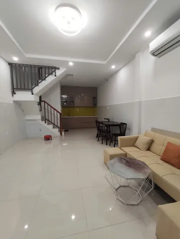 NHÀ NGAY HÒA BÌNH GẦN ĐẦM SEN QUẬN 11, KHU DÂN TRÍ CAO TẦNG