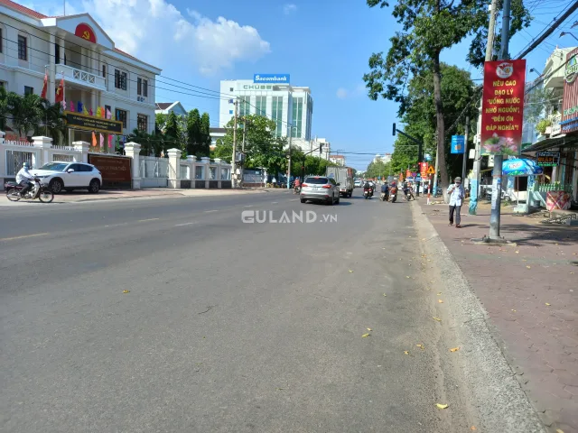 Giá Rẻ nhất-Vị trí Kinh Doanh-Nhà 4 lầu-Góc 2 Mặt tiền Trần Hưng Đạo-Lạc Đạo-Phan Thiết-DT 104m2