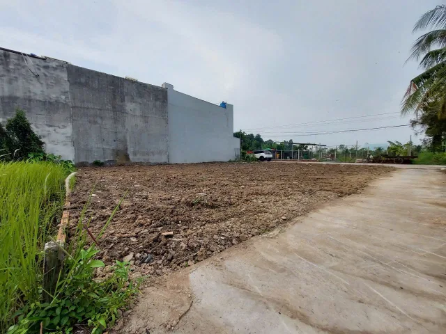 Đất ở hiện hữu vuông vức  đường Bình Mỹ  Ngang : 8 x 25
