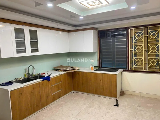 BÁN NHÀ 4 TẦNG GẦN SÂN BÓNG CAO XANH,HẠ LONG,QUẢNG NINH