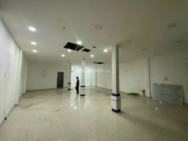 cho thuê nhà mặt tiền đường cách mạng tháng 8