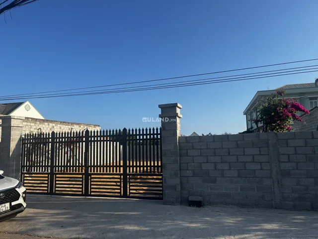 Bán 2000m2 có 1600 thổ cư mặt tiền 715 - giá 20 tỷ. LH: 0974090487