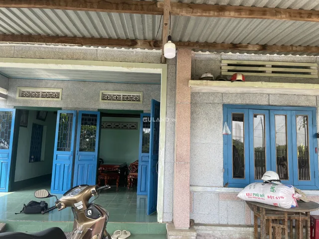 Mặt tiền Quốc Lộ 1A - Phú Tân - An Cư  21m dài hết đất 50m có 200 thổ cư  Có nhà sẳn hiện trạng còn sử dụng tốt Giá chỉ 1xxtr/m ngang . Thương lượng chính chủ ⭐️ 𝐁𝐃𝐒 𝐓𝐔𝐘 𝐀𝐍- 𝐏𝐇𝐔́ 𝐘𝐄̂𝐍 👉 𝐍𝐡𝐚̣̂𝐧 𝐊𝐲́ 𝐆𝐮̛̉𝐢-𝐌𝐮𝐚 𝐁𝐚́𝐧 𝐁𝐃𝐒 𝐓𝐔𝐘 𝐀𝐍 👉 𝐇𝐨̂̃ 𝐓𝐫𝐨̛̣ 𝐆𝐢𝐚̂́𝐲 𝐓𝐨̛̀ 𝐏𝐡𝐚́𝐩 𝐋