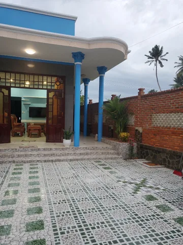 Bán căn nhà homestay mặt tiền Hoà Bình, Hàm Tiến - 210m2 giá 8 tỷ. LH: 0974090487