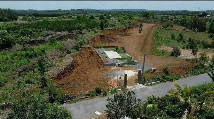 Bán Đất  Mt  nhựa  Láng Dài. Quy hoạch phủ hồng giá tốt