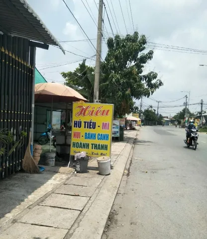 Cần bán xưởng  2,3ha mặt tiền đường DT825, thị trấn Đức Hoà, 135 tỷ, nh định giá 180 tỷ