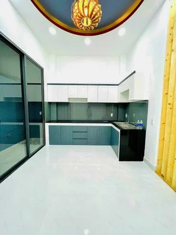 Kẹt vốn bán gấp  nhà trường Thạnh, TP.Thủ Đức,55m2 Giá 4tỷ1 1trệt 2 lầu 4PN 3WC, Xe hơi trong Nhà. Liên Hệ: 0559371035 gặp Bảo Ngọc