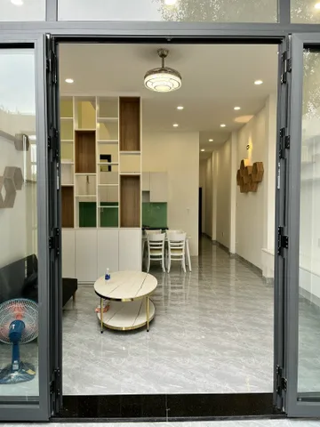 Bán Gấp nhà Long Thuận, TP Thủ Đức, 80m2, giá 3tỷ2 còn thương lượng, 2PN,1WC, xe oto đậu trong nhà. Liên Hệ: 0559371035 Bảo Ngọc
