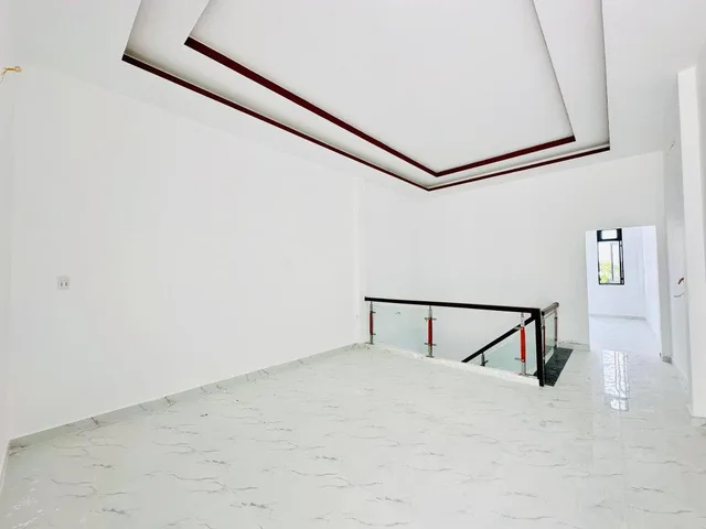 Bán Nhà Nguyễn Duy Trinh,Quận 9, 4.5x20m2, Giá 3tỷ590, 4PN,2WC,sổ hồng riêng,giấy phép xây dựng đầy đủ, đường oto thoải mái. Liên Hệ 0559371035 gặp Bảo Ngọc