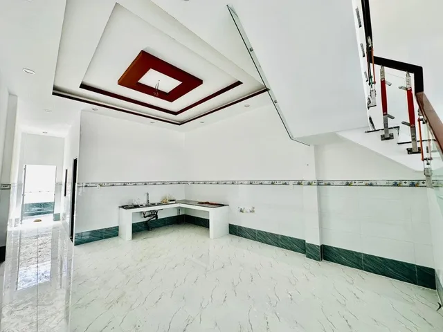 Bán nhà Nguyễn Duy Trinh,Quận 9, 4.5mx20m, Giá 3tỷ590 còn thương lượng,4PN,2WC,đường oto xe tải ra vào thoải mái. Liên hệ 0559371035 gặp Bảo Ngọc