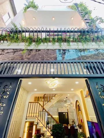 🎉🎉LÊN SÓNG SIÊU PHẨM KHU VIP GÒ VẤP,Trần Quốc Tuấn  - Gò Vấp.Giá : 4 tỷ 180 còn thương lượng  3.74m ❌ 10.50m ( nở hậu, trệt 1 lầu. Gồm 2 phòng ngủ, 2 toilet, phòng khách, bếp, bancong, giếng trời thoáng sáng Tặng full nội thất cao cấp, hiện đại. Liên Hệ: 
