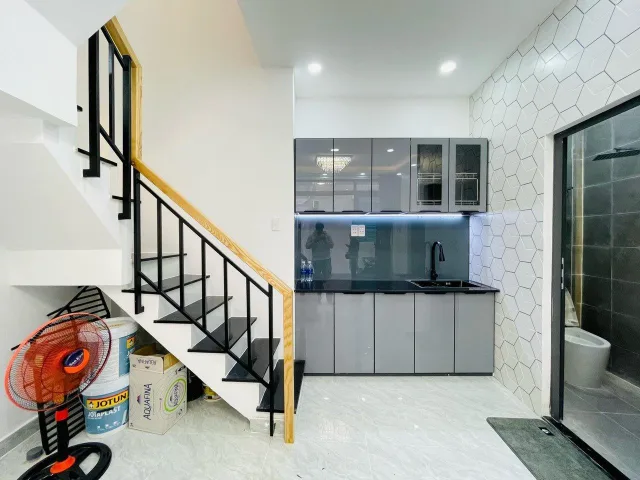 Bán Nhà Phan Đăng Lưu,Phú Nhuận, 4 3.5mx10m, Giá nhỉnh 3 tỷ còn thương lượng,1trệt1lầu 2PN,2WC tặng full nội thất.Liên Hệ: 0559371035 gặp Bảo Ngọc