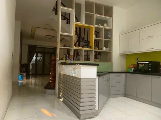 Bán nhà Nguyễn Duy Trinh,Thủ Đức,63m2(4.6x13.7m) Giá 4tỷ1,1trệt1lầu+3PN+2WC+hướng Đông Bắc+Sân thượng. Liên Hệ: 0559371035 gặp Bảo Ngọc