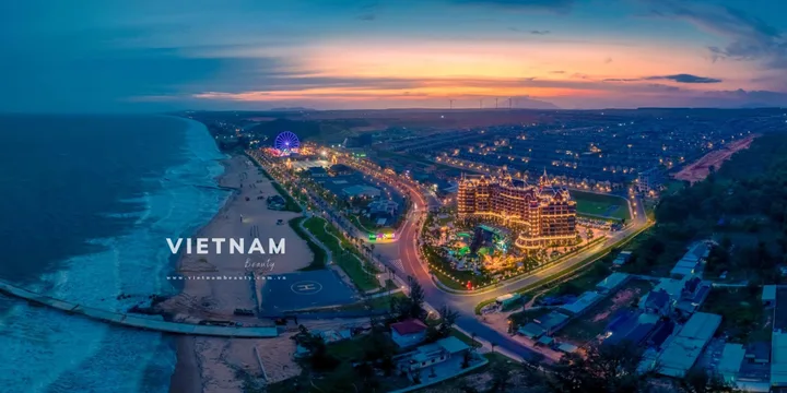 Bán căn nhà nhỏ sát biển Tiến Thành, thích hợp làm homestay. LH: 0974090487